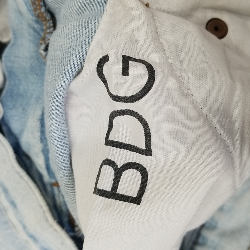 BDG Essential Mid Rise Distressed Jean Shorts - Picture 7 of 8